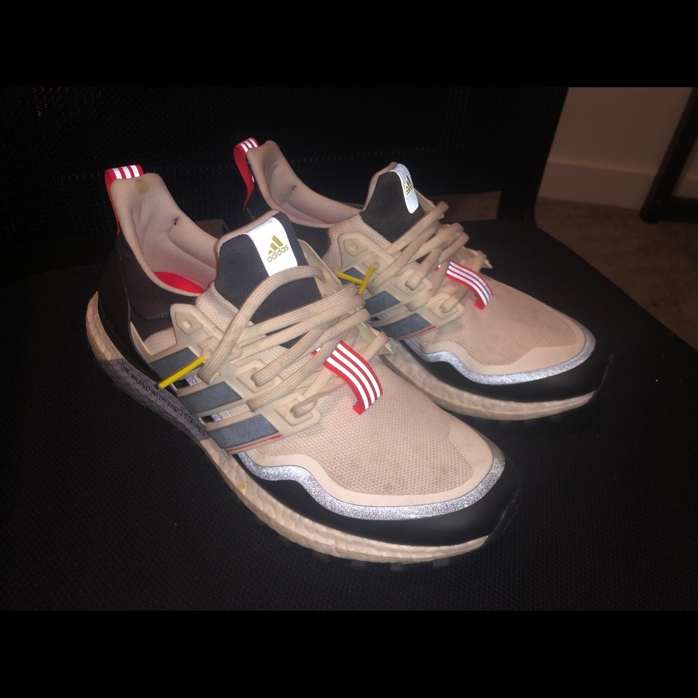 Adidas Ultraboost Shoes Size 9.5